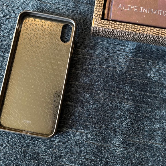 iPhone 11 Pro Max Case Blue Gold Floral Print Cover NEW - Picture 4 of 5